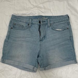 Mid rise boyfriend shorts